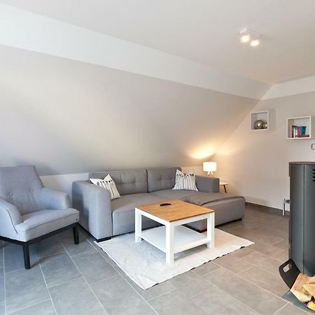 Röbel Apartment Unter Den Kiefern מראה חיצוני תמונה