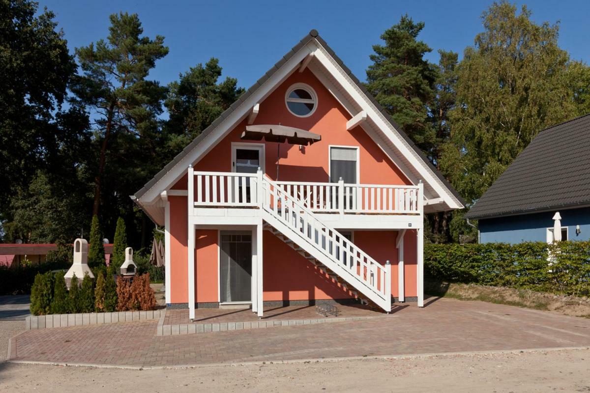 Röbel Apartment Unter Den Kiefern מראה חיצוני תמונה